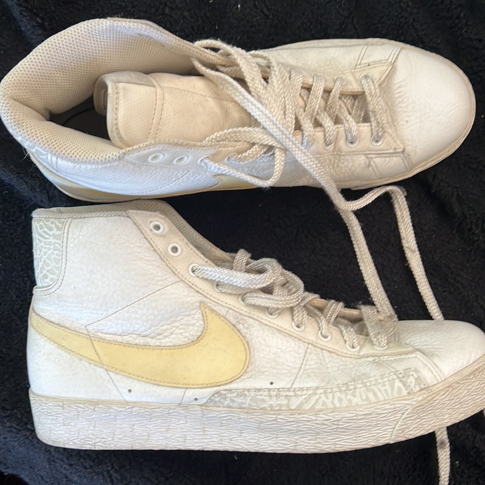 #NIKE HIGHTOP BLAZERS RARE COLOR